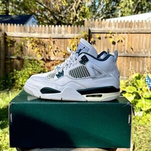Air Jordan 4 Retro Oxidized Green Size 7Y With Original Box 100% Authentic.